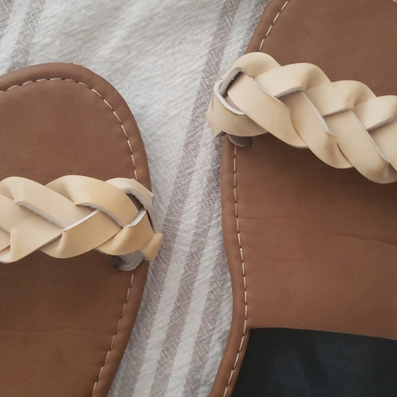 Sandals - Picture 2 of 5